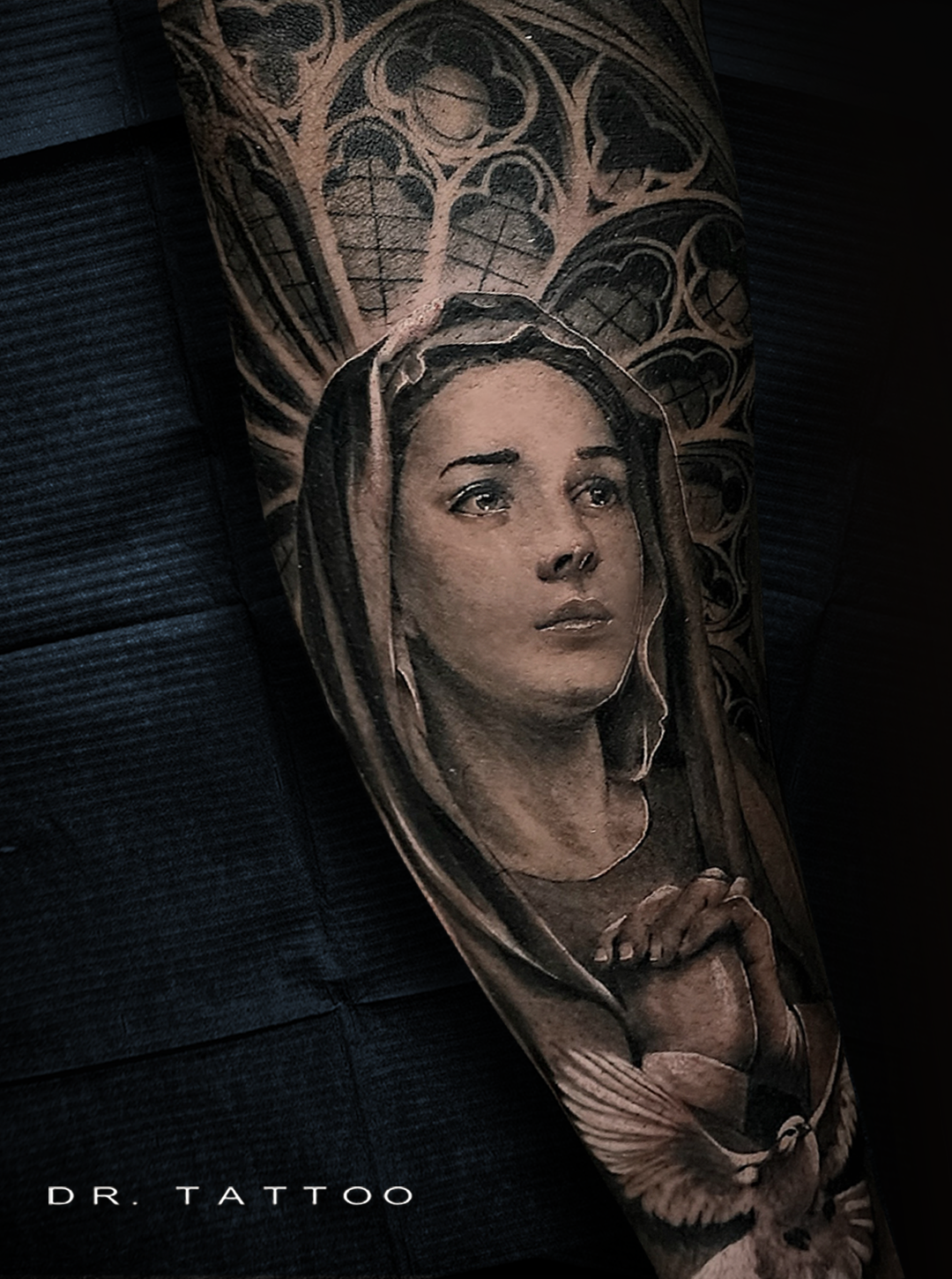 CUADRICULA VIRGEN VENTANA